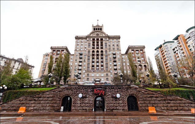 В историческом “Доме со звездой” в Киеве могут обрушиться ступени - коммунальщики не провели ремонт