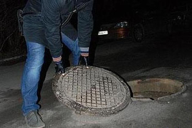 В Киеве в 2016 году украли почти в 10 раз меньше канализационных люков, чем 8 лет назад