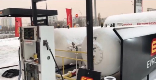 В Дарницком районе Киева “снесли” 3 незаконные газозаправочные станции