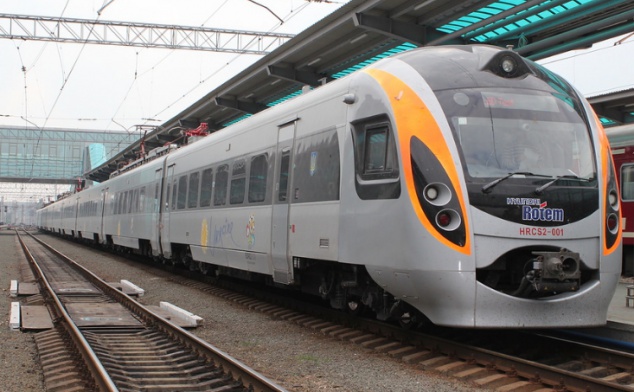 За месяц курсирования поезд Киев - Перемышль перевез более 12 тыс. пассажиров