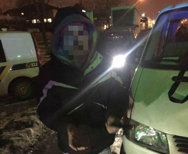 Нетрезвый “шумахер“ в Киеве ”наехал” на патрульную полицейскую и женщину-водителя