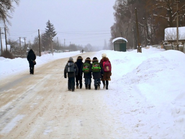 Школы на Киевщине выходят из вынужденных каникул