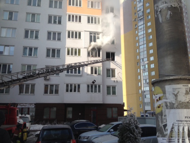 Пожар в киевской многоэтажке: эвакуировано 15 человек