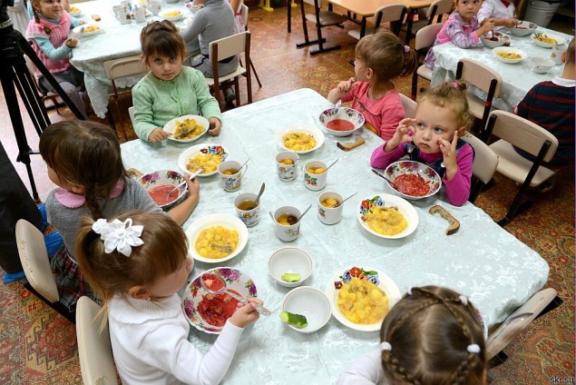 В Белой Церкви чиновники управления образования “переплатили” за детское питание 262 тыс гривен