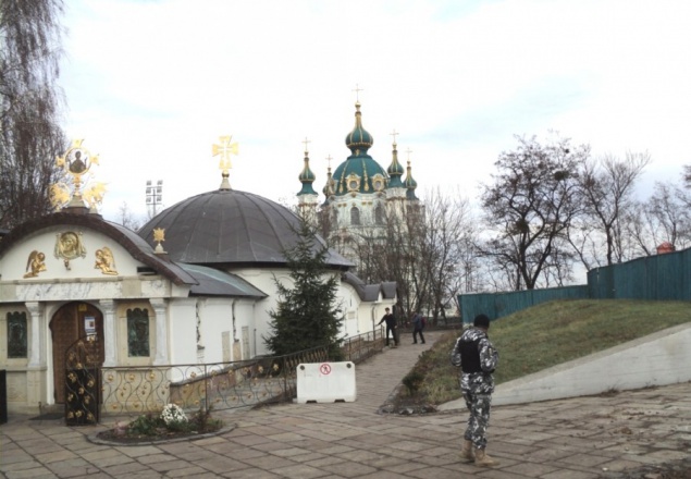 Депутат Сиротюк вновь требует снести часовню “Десятинный монастырь”