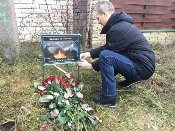 Отец погибшего в Княжичах полицейского Орлова: “Я буду подавать в суд на Луценко. Он оклеветал моего сына”