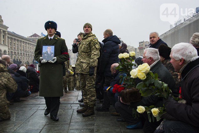Киев провел в последний путь семерых героев, погибших под Авдеевкой (фото, видео)