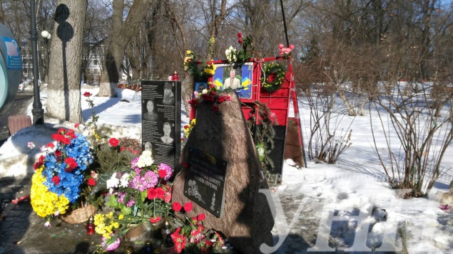 В Киеве открыли памятник майдановцам, погибшим в Мариинском парке в 2014 году (фото)