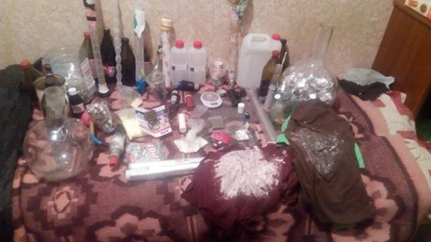 Оперативники ликвидировали нарколабораторию в Киеве (фото)