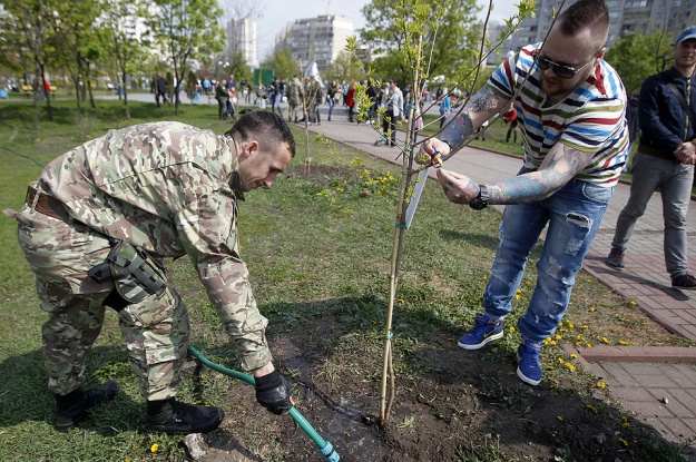 Депутат Киевсовета Гончаров предупредил Майзеля, что киевляне готовы с кулаками отстаивать зеленую зону на Позняках