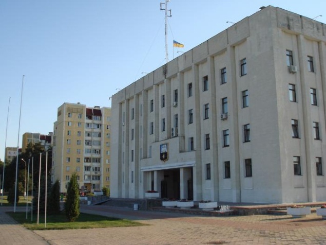 Горсовет Славутича незаконно лишил образовательные учреждения аудиторий площадью в “полгектара”