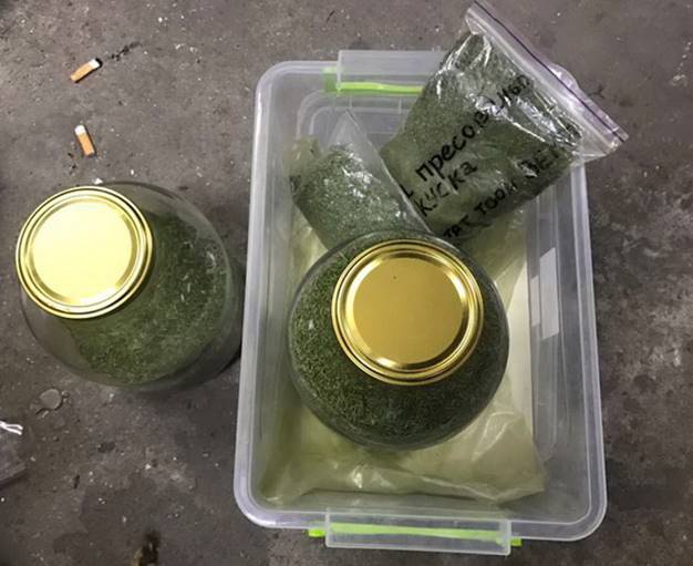 Правоохранители Киева нашли в гараже 5 кг марихуаны (фото)