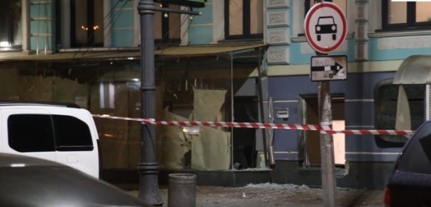 Ночью в Киеве недалеко от главка МВД прогремел взрыв (фото, видео)