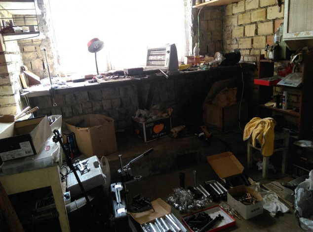 Киевлянин организовал в гараже и квартире подпольную оружейную мастерскую (фото)