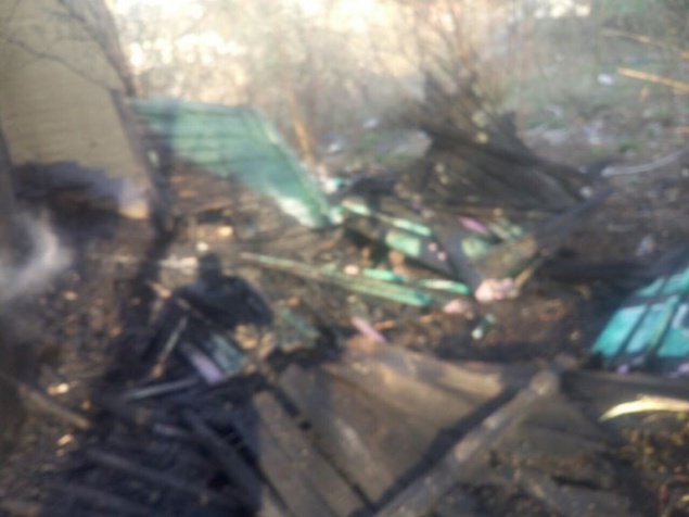 В Киеве на Андреевском спуске горела трансформаторная подстанция (фото)
