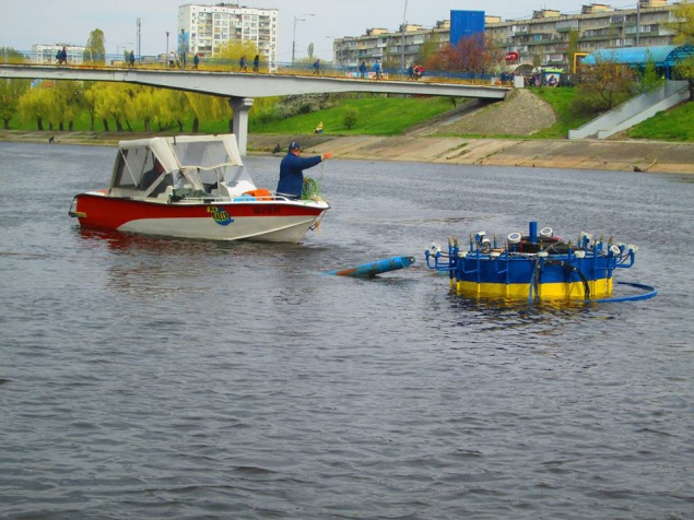 На Русановском канале в Киеве украли деталь крепления фонтана