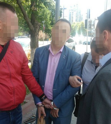 СБУ в Киеве поймала на взятке сотрудника Генпрокуратуры