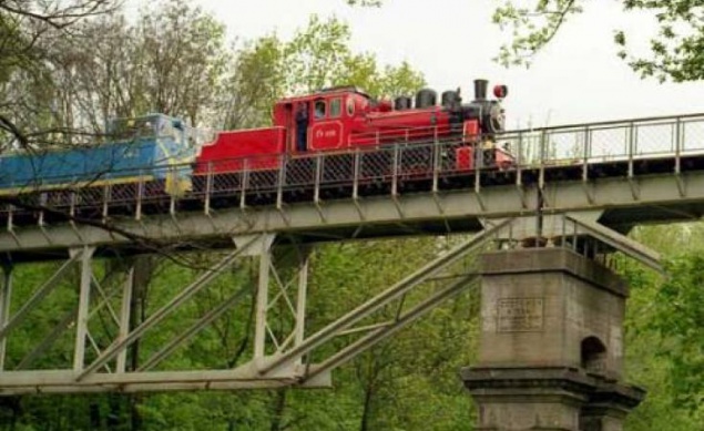 В Киеве детская железная дорога 1 июня будет катать детей бесплатно