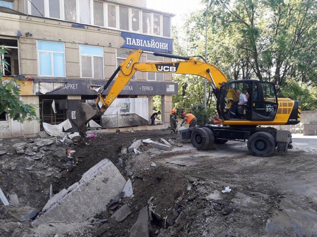 В “Киевэнерго” обещают возобновить прорванную теплосеть за сутки