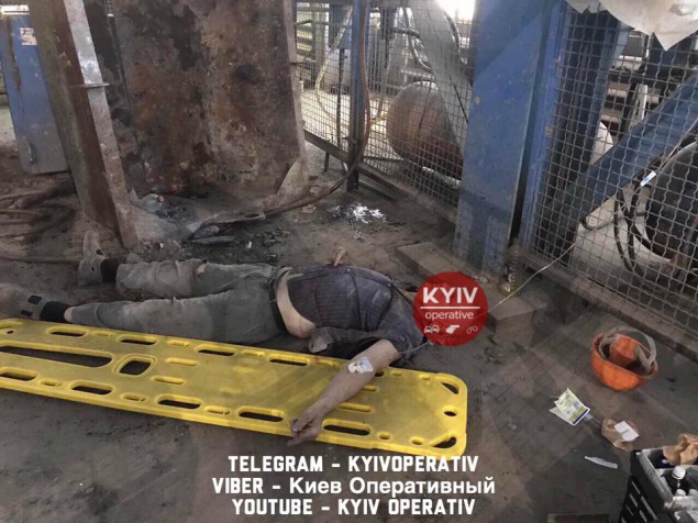 На столичном заводе ЖБК рабочий упал с высоты и повредил позвоночник