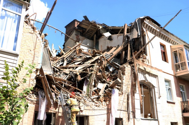 Спасатели завершили разбор строительных конструкций на месте взрыва в Голосеево