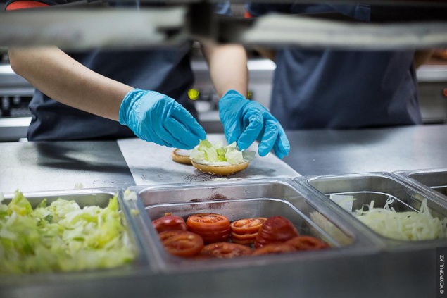 Около 80% столичных заведений общественного питания работают с нарушениями - Госпотребслужба