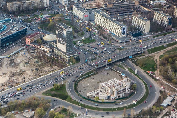 Завтра в Киеве ограничат движение транспорта на Лыбедской площади