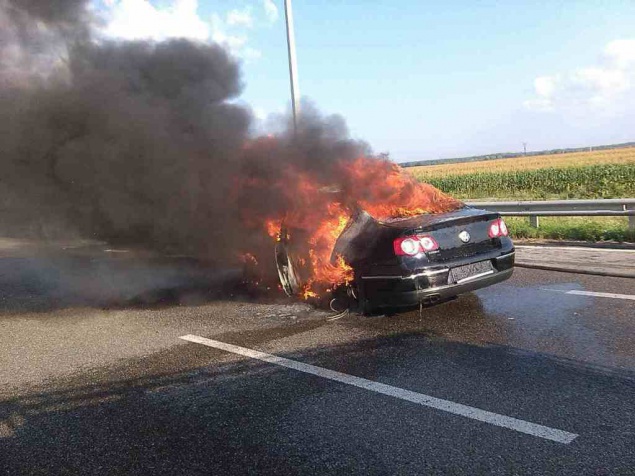 Страшное ДТП на трассе Киев-Чоп: водитель сгорел в автомобиле (фото)