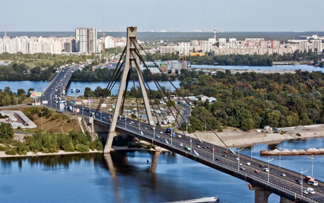 В Киеве собираются переименовать Московский мост, линию и станцию метро, а также более 30 улиц (список)