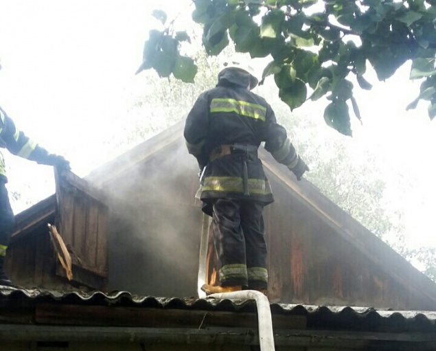 В Буче в пожаре задохнулась женщина (фото)