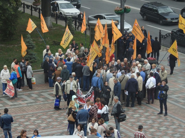Полиция усилила охрану в центре Киева из-за протестов и митингов (фото)