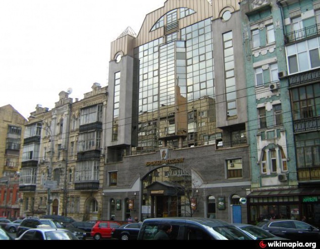 “Ощадбанк“ забрал за долги здание ”Брокбизнесбанка” в центре Киева