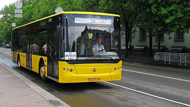 Завтра в Киеве автобусы 24 и 62 будут курсировать по измененному маршруту