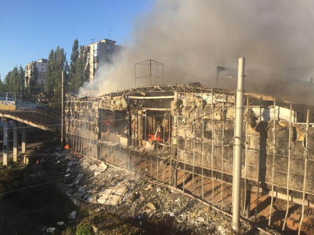 Пожар на “Колибрисе” в Киеве связывают с подготовкой к строительству нового ТРЦ (видео)