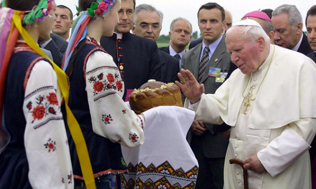 Сегодня в Киеве откроют улицу Иоанна Павла II (программа)