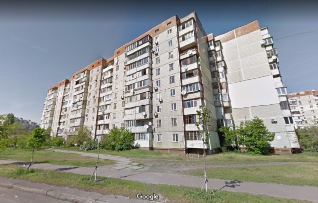 В киевской многоэтажке на Троещине оборвался лифт с пассажиркой
