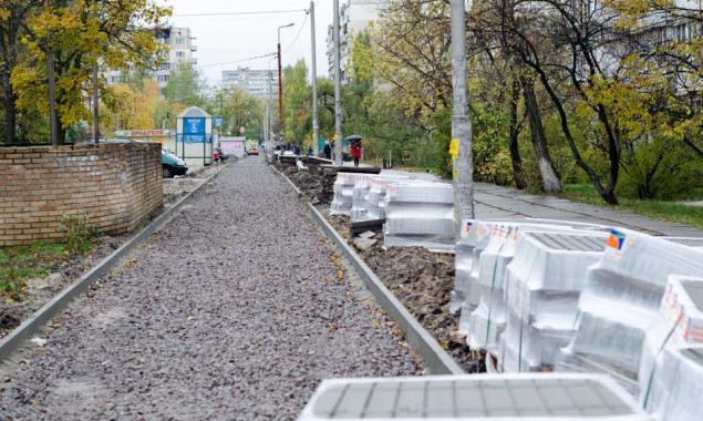 В Оболонском районе Киева реконструируют пешеходную аллею