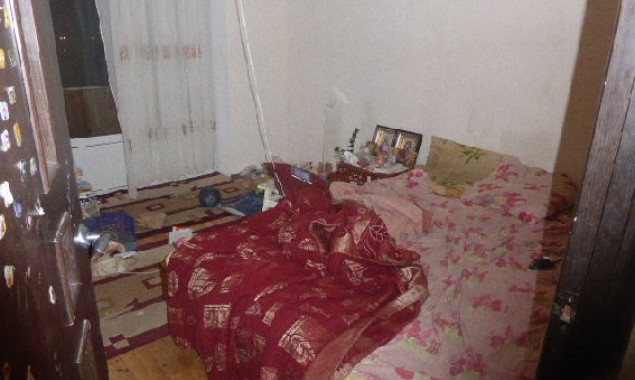 Женщина почти месяц прятала в киевской квартире тело матери