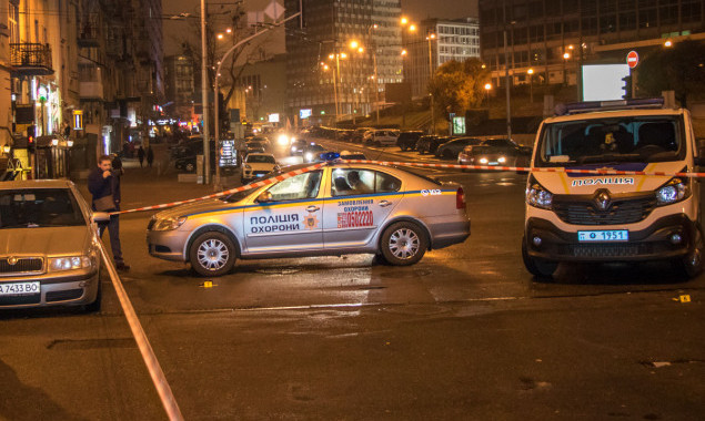 В центре Киева мужчина с молотком напал на бизнесмена: охрана применила оружие (фото)