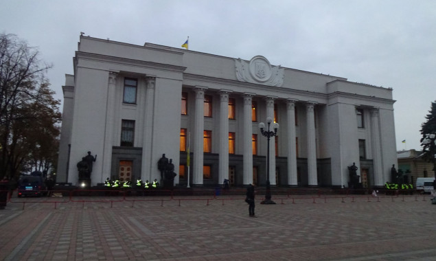 Водителям в Киеве советуют объезжать правительственный квартал