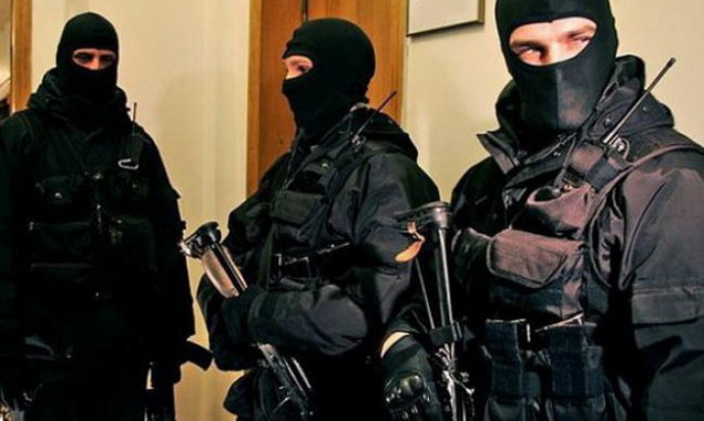 Обыски в “Киевавтодоре“ и  ”Киевзеленстрое”: пятеро задержанных