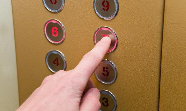 Почти 60 киевских домов планируют оборудовать системами охраны счетчиков и лифтов