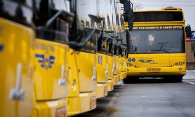 Завтра из-за ярмарок в Киеве изменят маршруты автобусов и троллейбусов (схемы)