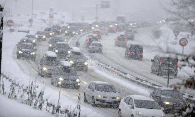Завтра утром в Киеве в ожидании сильного снегопада ограничат въезд фур в город