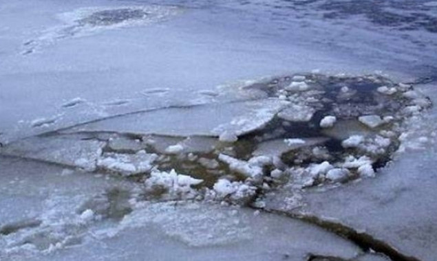 На Киевщине двое мужчин провалились под лед