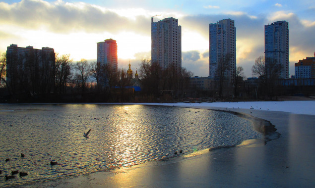 На киевском озере Тельбин лед особенно тонкий, - КП “Плесо”