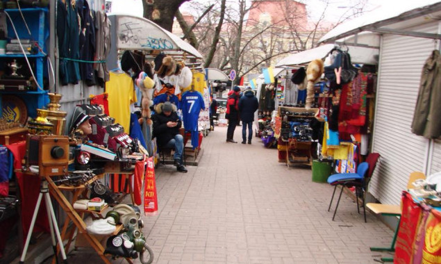 “Киевблагоустройство” собирается выселить торговцев с начала Андреевского спуска