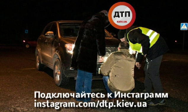 На пешеходном переходе в Киеве водитель сбил пожилую пару