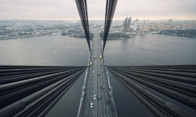 Завтра в столице частично ограничат движение транспорта по Московскому мосту