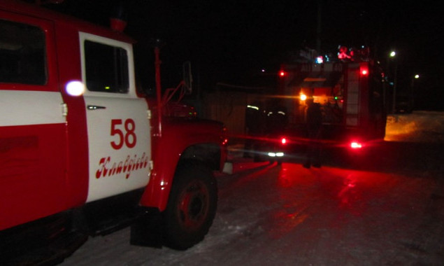 В Бородянском районе Киевщины спасателям на пожаре пришлось использовать защитные изолирующие аппараты